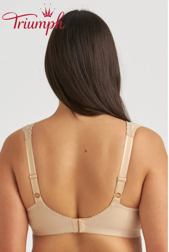 Triumph - 3 rĂ©szes szett đ„ KĂ©nyelmes csipke melltartĂł mintĂĄval