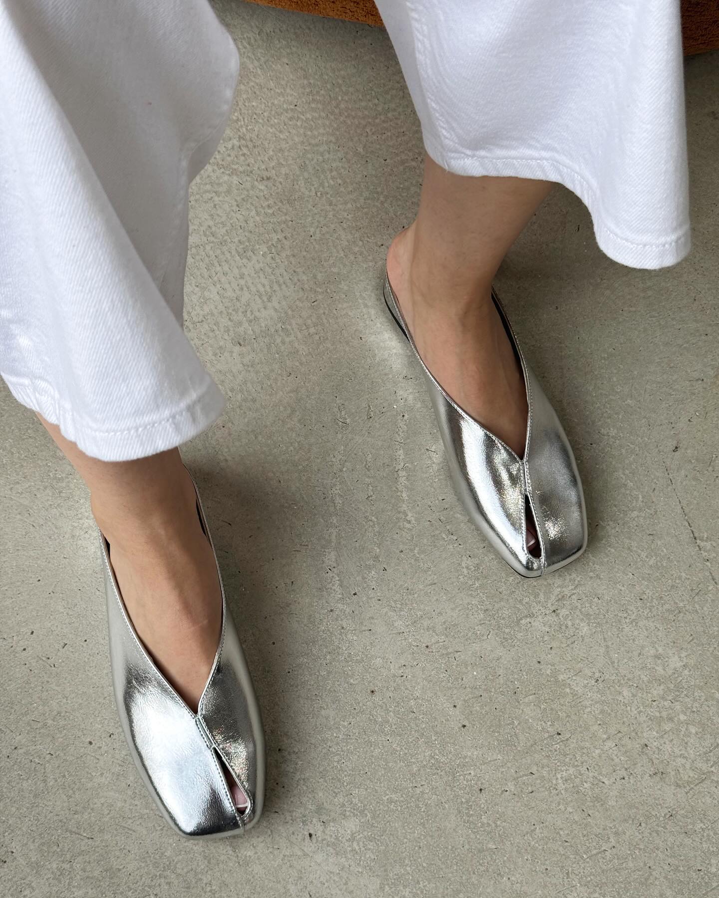 Nyári női szandál puha bőrből, lélegző és kényelmes