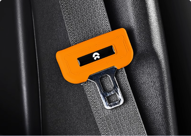 Védőhuzat az autó biztonsági övének csatjához🎉2 db🎉