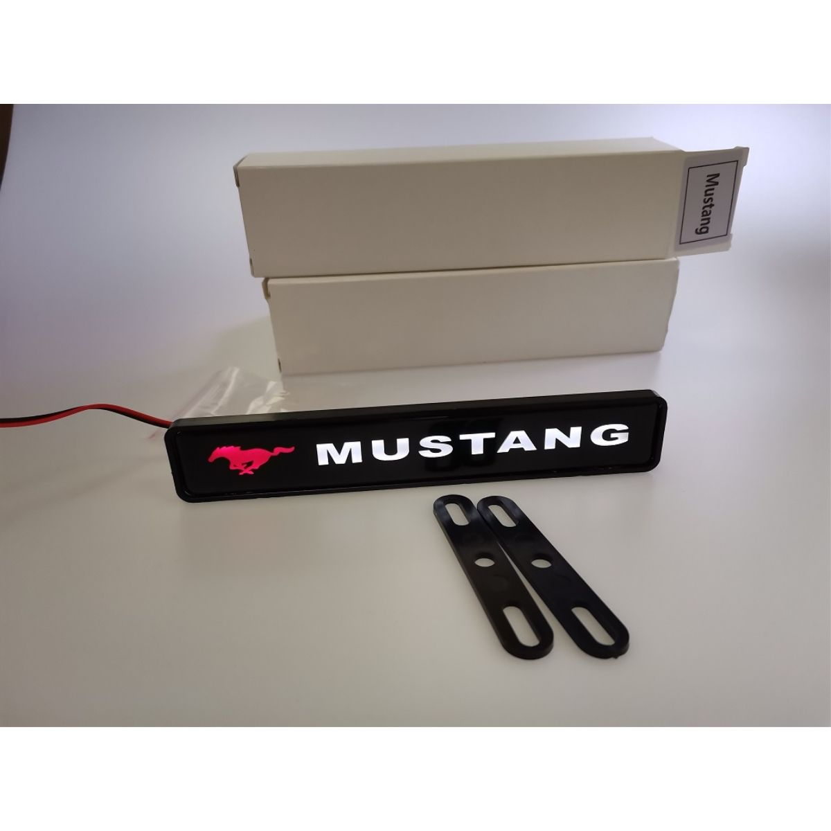 Forró akció ✨50% kedvezmény ✨Stílusos, hangulatos LED lámpa logóval az autó középső hűtőrácsára