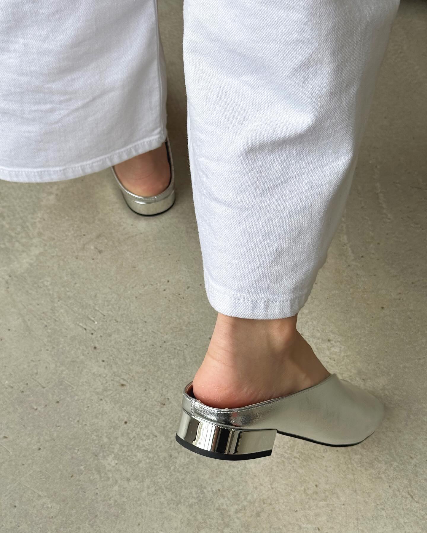 Nyári női szandál puha bőrből, lélegző és kényelmes