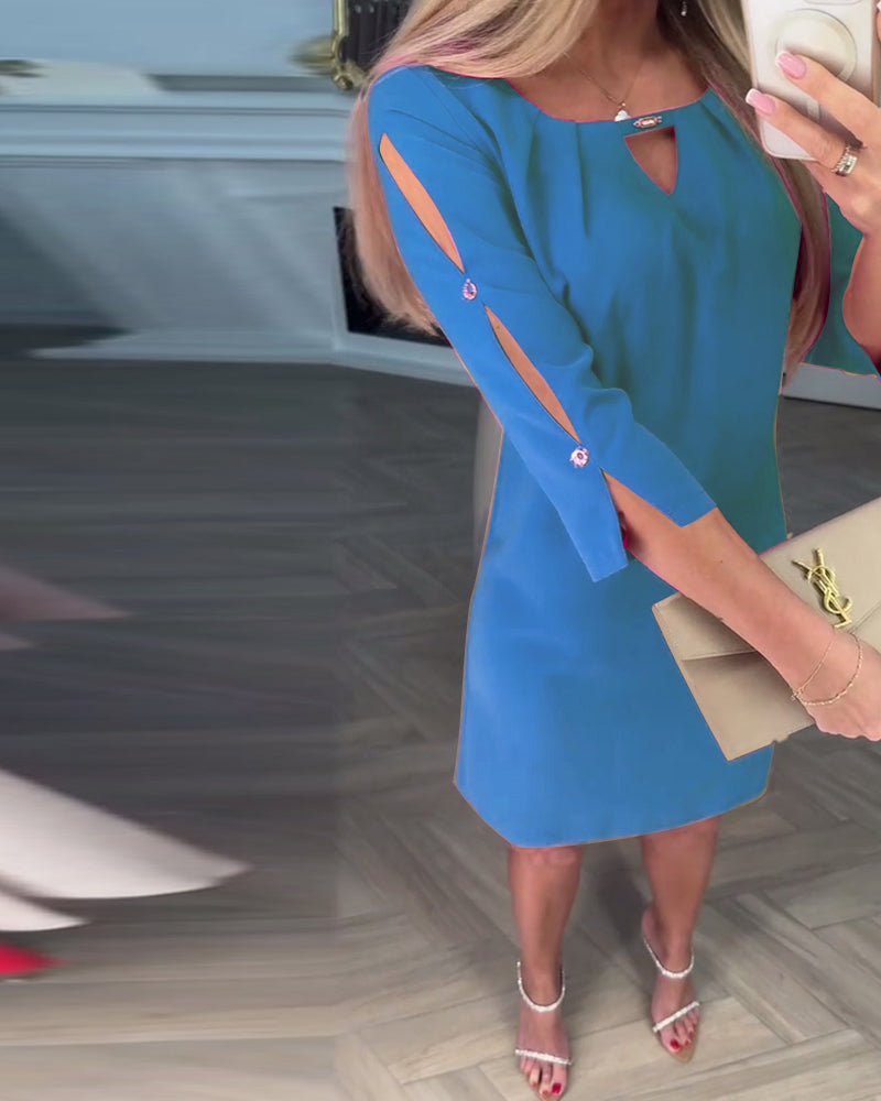 Elegáns, egyszínű, egyszerű V-alakú ruha