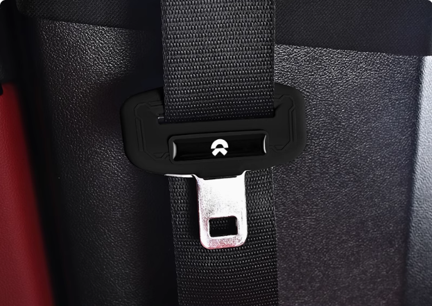 Védőhuzat az autó biztonsági övének csatjához🎉2 db🎉