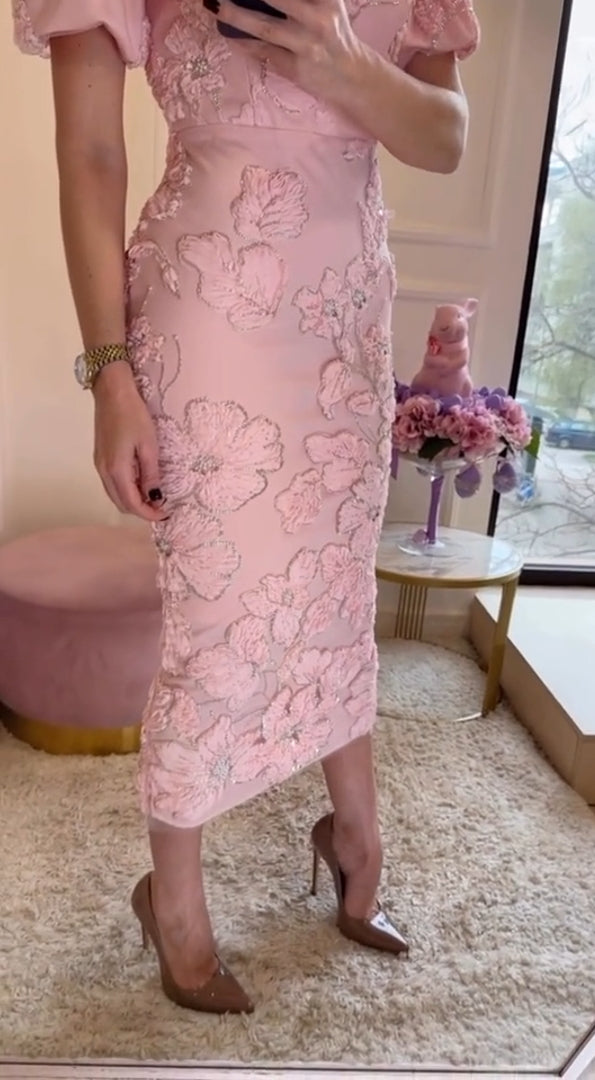 Nyári elegáns női hímzett, strasszos virágmintás ruha