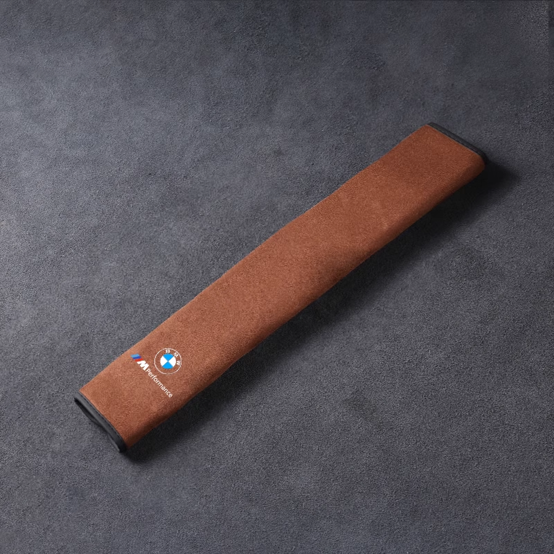 Selyemleather biztonsági övhuzat - nyakvédelemmel és logós opcióval