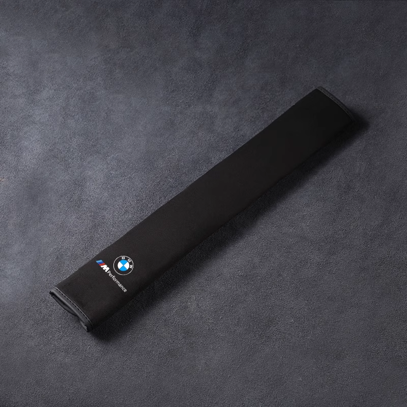 Selyemleather biztonsági övhuzat - nyakvédelemmel és logós opcióval