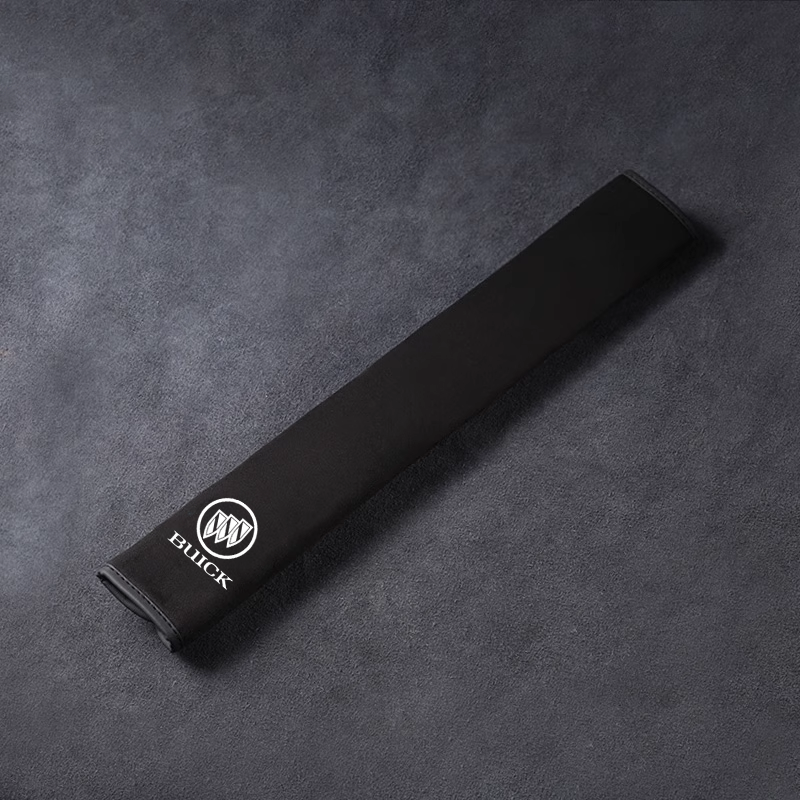 Selyemleather biztonsági övhuzat - nyakvédelemmel és logós opcióval