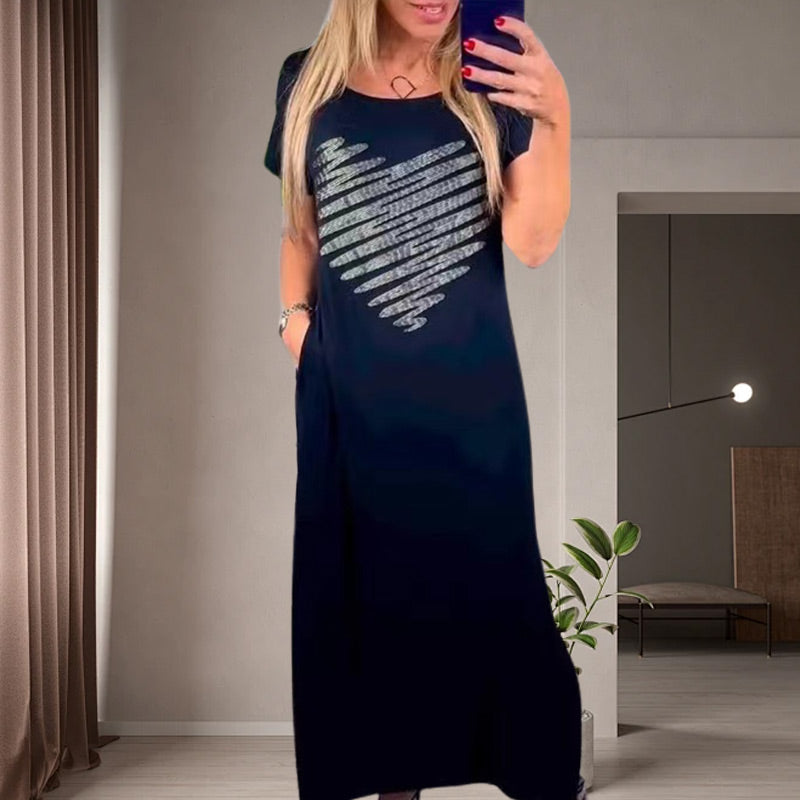 Hosszú ruha oldalsó hasítékokkal