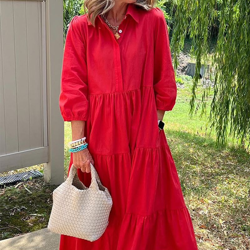 Női bő szabású, bokáig érő ruha hajtókával