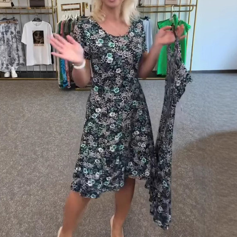 Női lezser ruha virágmintával a nyak körül