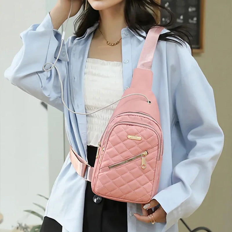 Nagy kapacitású vízálló mellkasi táska