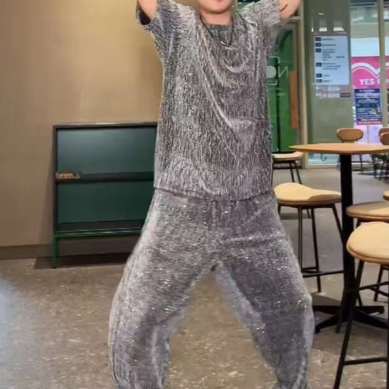 💖 Új dizájn 2025-re ✨Férfi kétrészes szett: rövid ujjú póló és bő szárú nadrág